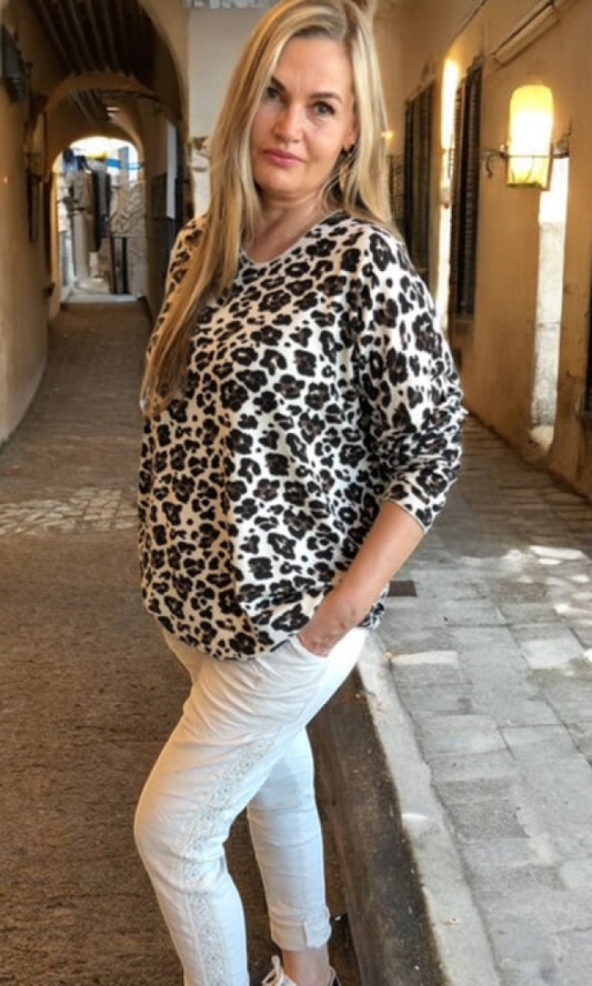 Leo kuosinen neule - Valkoinen - Puserot