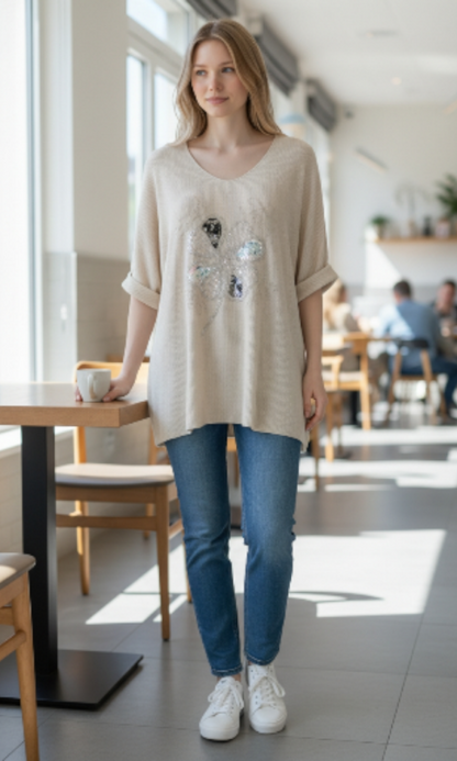 Neliapila neule luonnonvalkoisena  – kevyt ja mukava arkeen